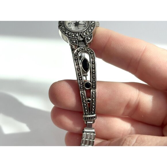 Art Deco Jaclyn Smith JS3185 Silver T Stretch Ladies Vintage watch 19mm - WORKS! - Picture 5 of 9